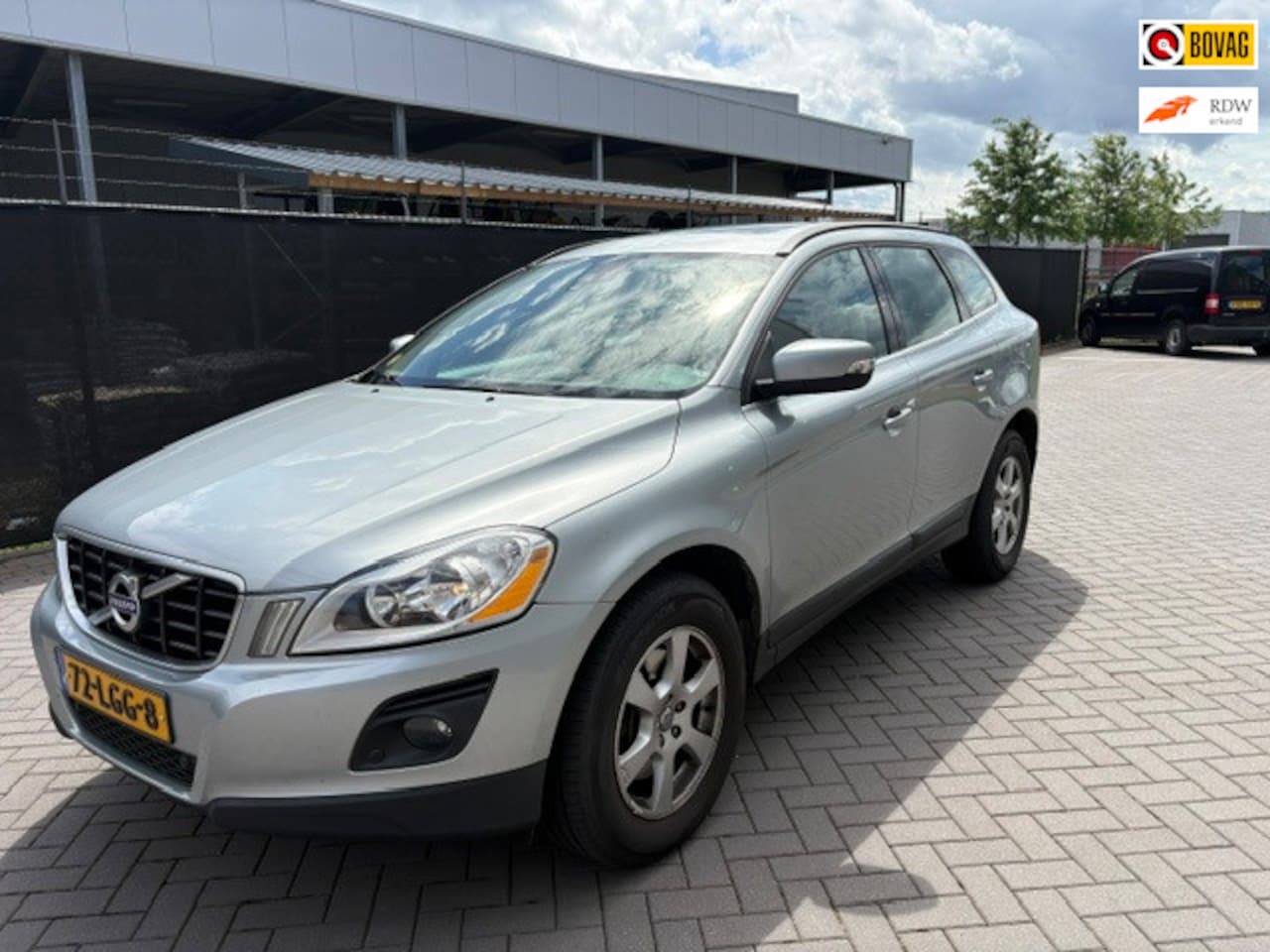 Volvo XC60 - 2.4D Momentum 2.4D Momentum - AutoWereld.nl