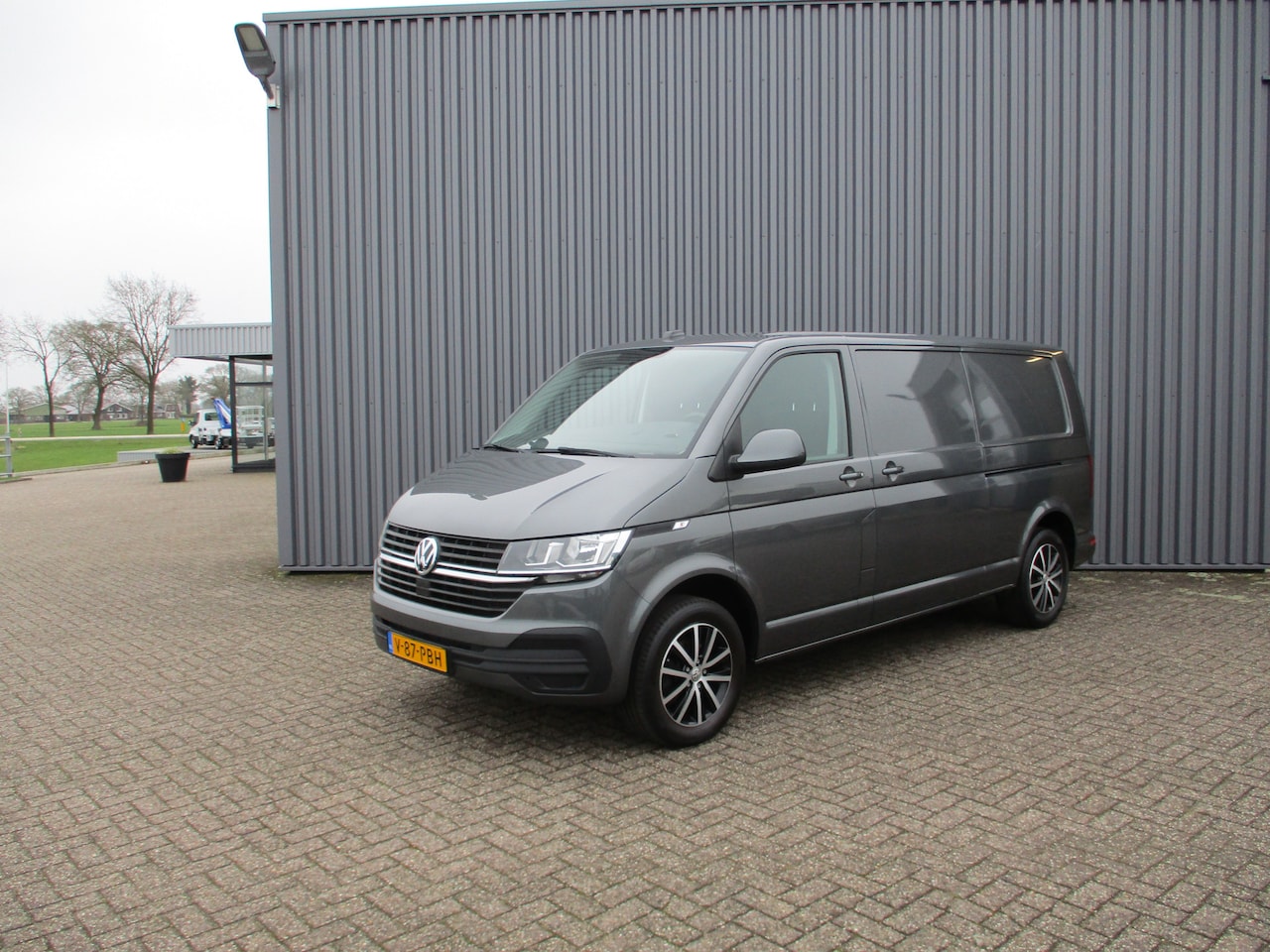 Volkswagen Transporter - 2.0 TDI 150 PK L2 Dubbele Schuifdeur Airco - AutoWereld.nl