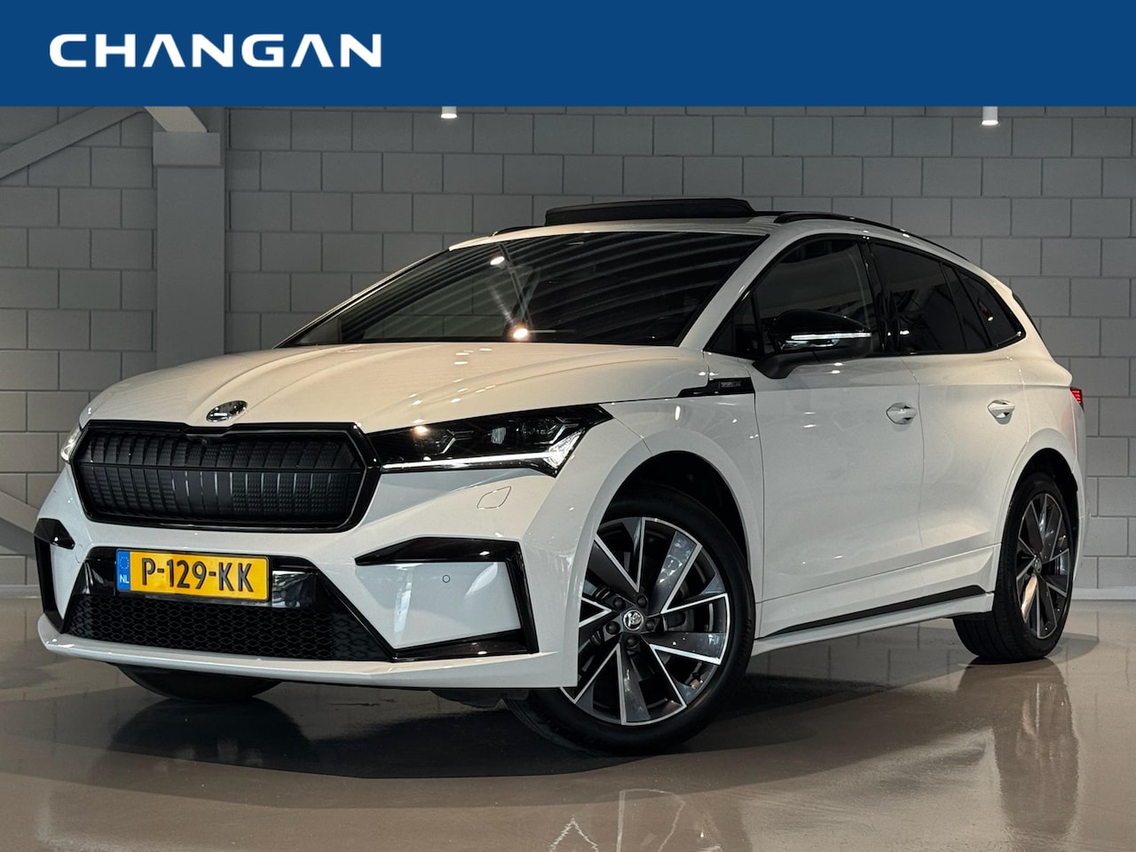 Skoda Enyaq iV - Sportline 80 |Warmtepomp | E-Trekhaak | SOH 94% | Pano - AutoWereld.nl