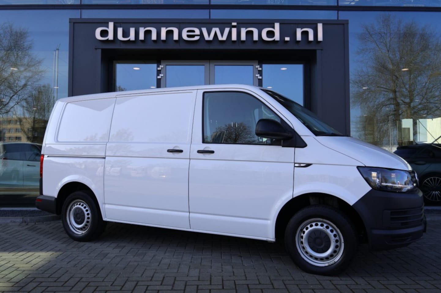 Volkswagen Transporter - 2.0 TDI L1H1 2.0 TDI L1H1 102PK - AutoWereld.nl