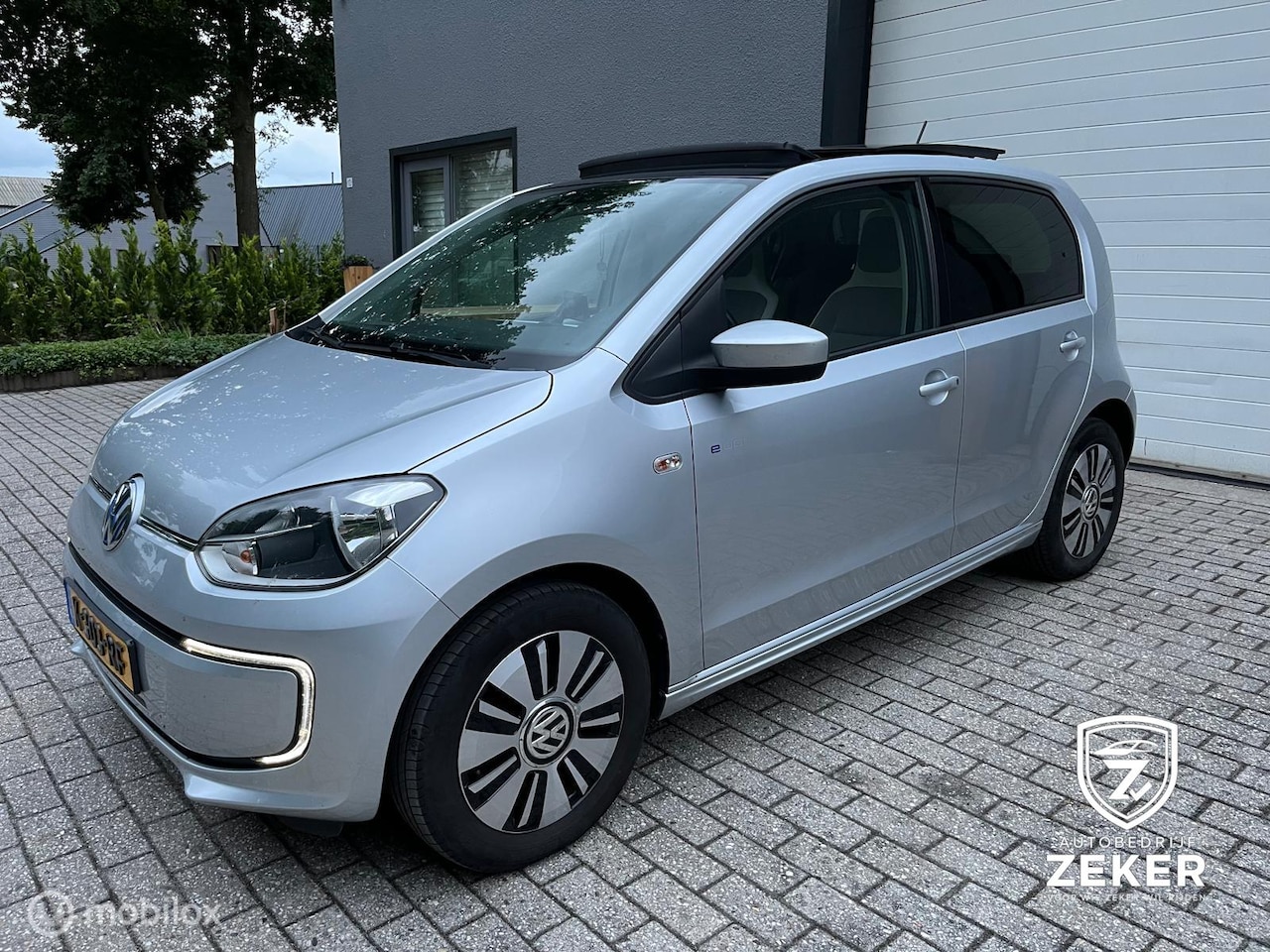 Volkswagen e-Up! - / Nieuwstaat / Pano / Airco / inruil mogeli - AutoWereld.nl