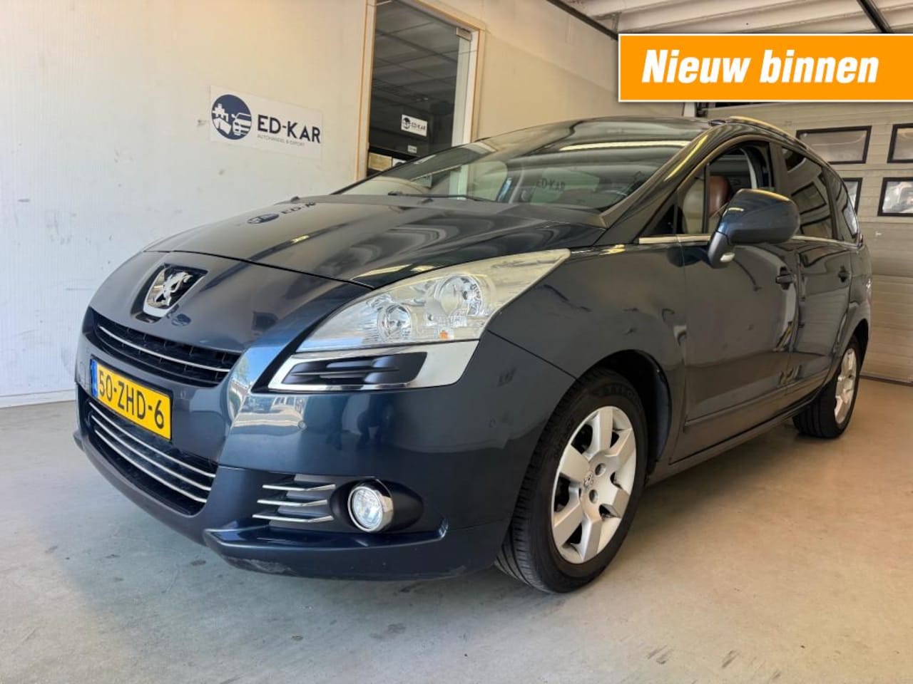 Peugeot 5008 - 1.6 e-HDi Style 5p. LEER PANO NAVI TOP STAAT NAP APK - AutoWereld.nl