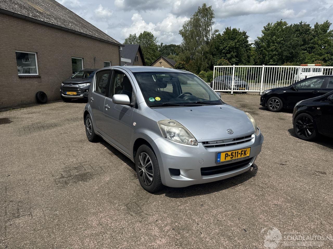 Daihatsu Sirion - 1.0-12V Premium - AutoWereld.nl