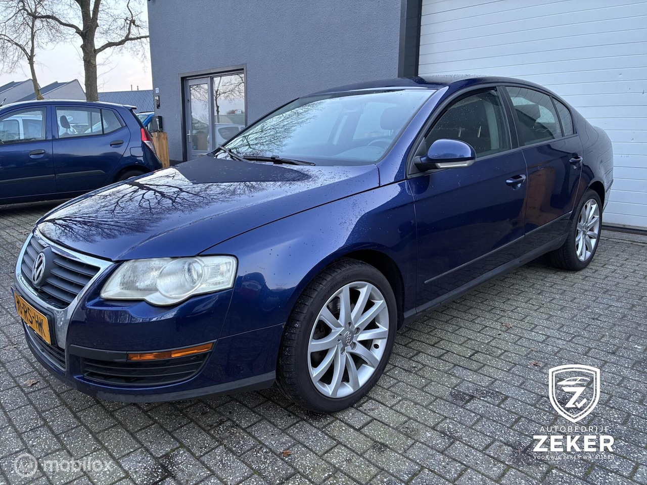 Volkswagen Passat - 1.6 FSI Trendline / trekhaak / cruise / - AutoWereld.nl