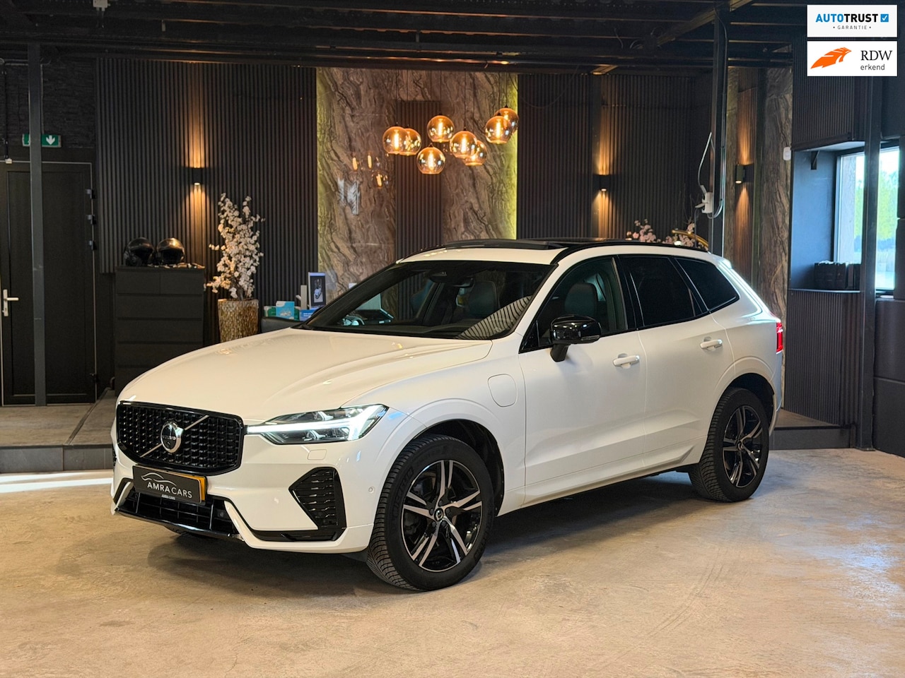 Volvo XC60 - 2.0 Recharge T6 AWD R-Design|PANO|HUD|360CAMERA|BOMVOL! - AutoWereld.nl