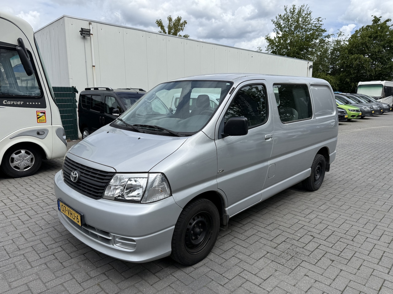 Toyota HiAce - 2.5 D-4D KWB Comfort Dubbel Cabine - Airco - Zeer mooi - AutoWereld.nl