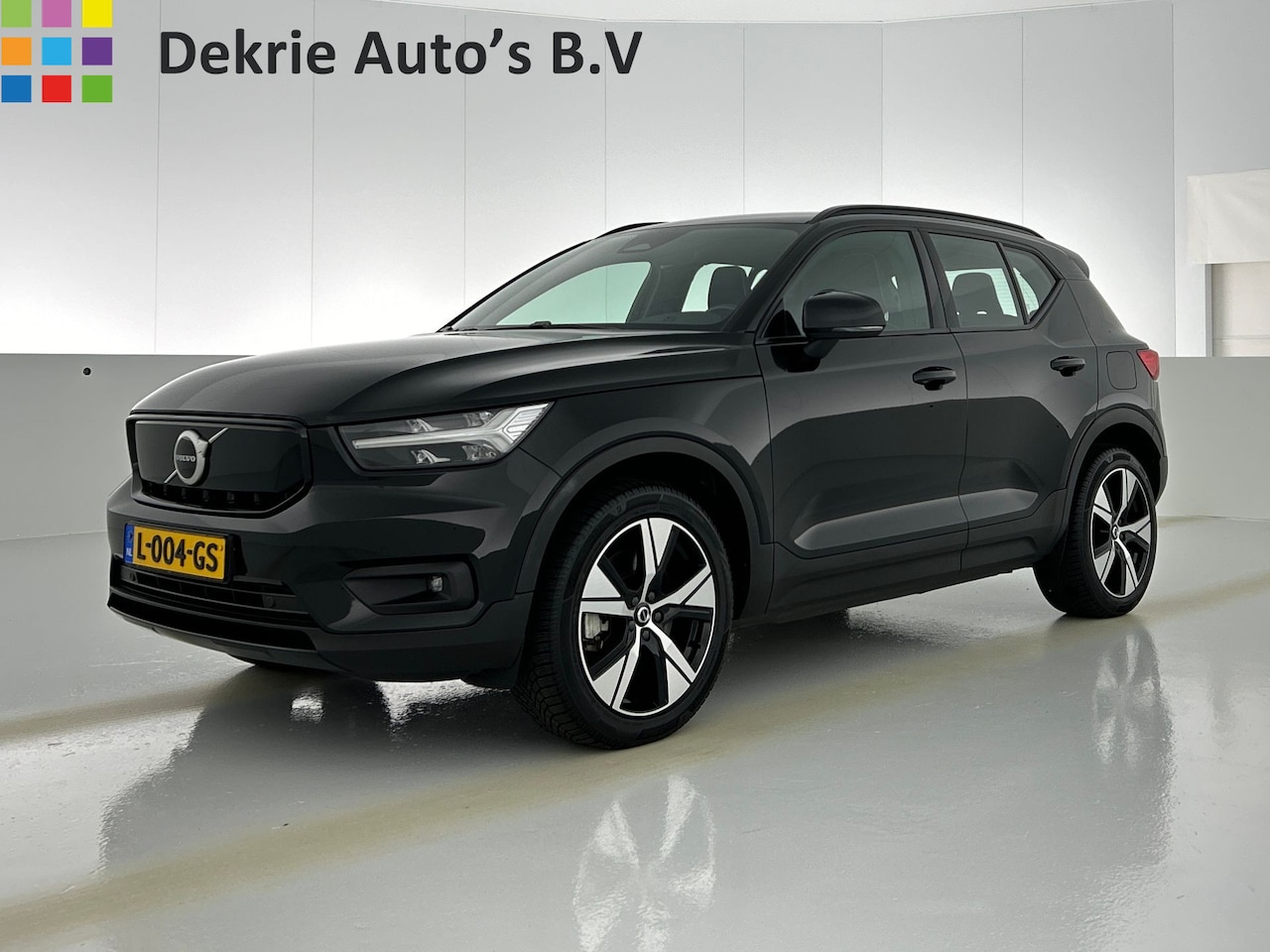 Volvo XC40 - Recharge 78kWh R-Design / SOH 91% / Pdc.+Camera / 1/2 Leder / Stoel-Stuurverwarming / Navi - AutoWereld.nl