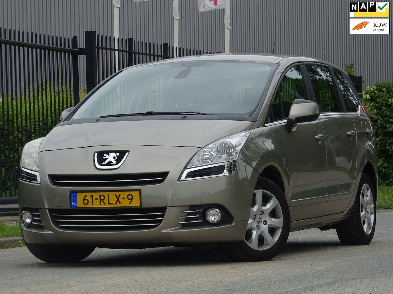 Peugeot 5008 - 1.6 VTi ST 7-PERSOONS NAP/AIRCO/CRUISE/APK - AutoWereld.nl
