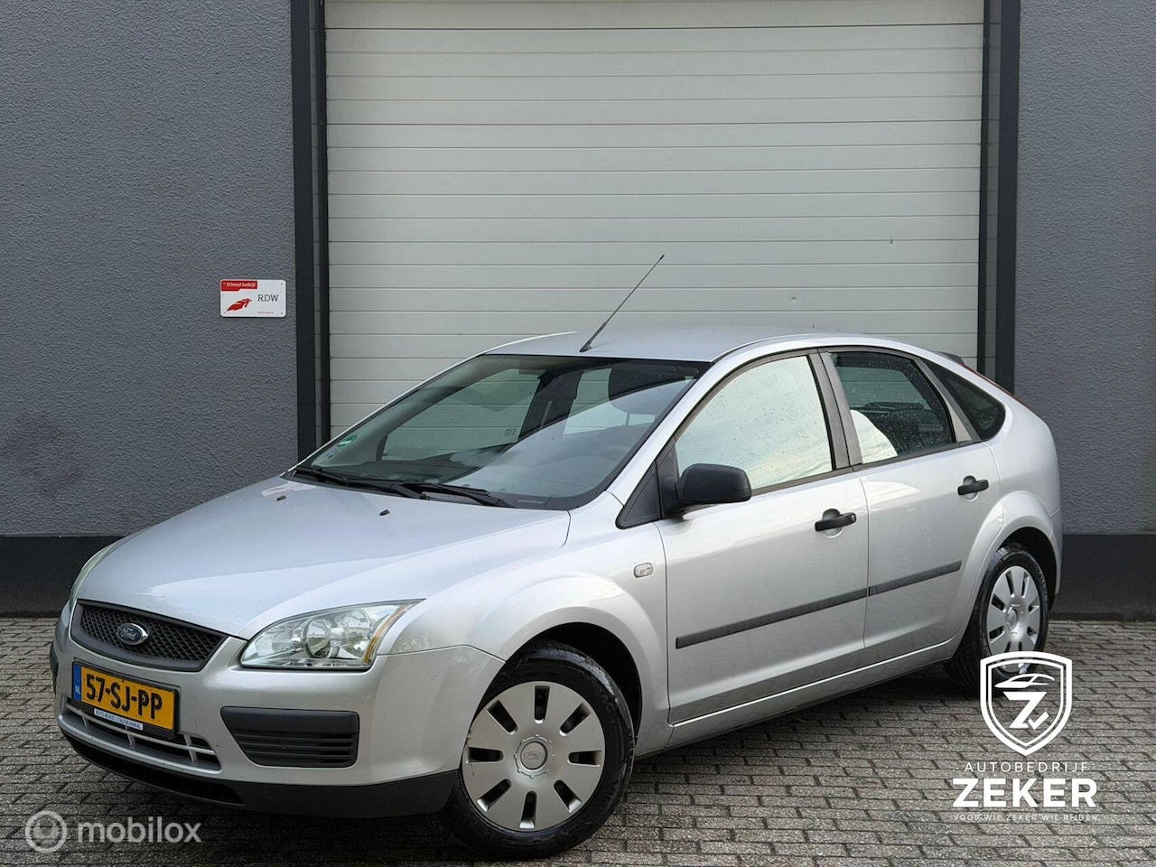 Ford Focus - 1.6-16V Champion TOPSTAAT / AIRCO / CRUISE / NAP - AutoWereld.nl
