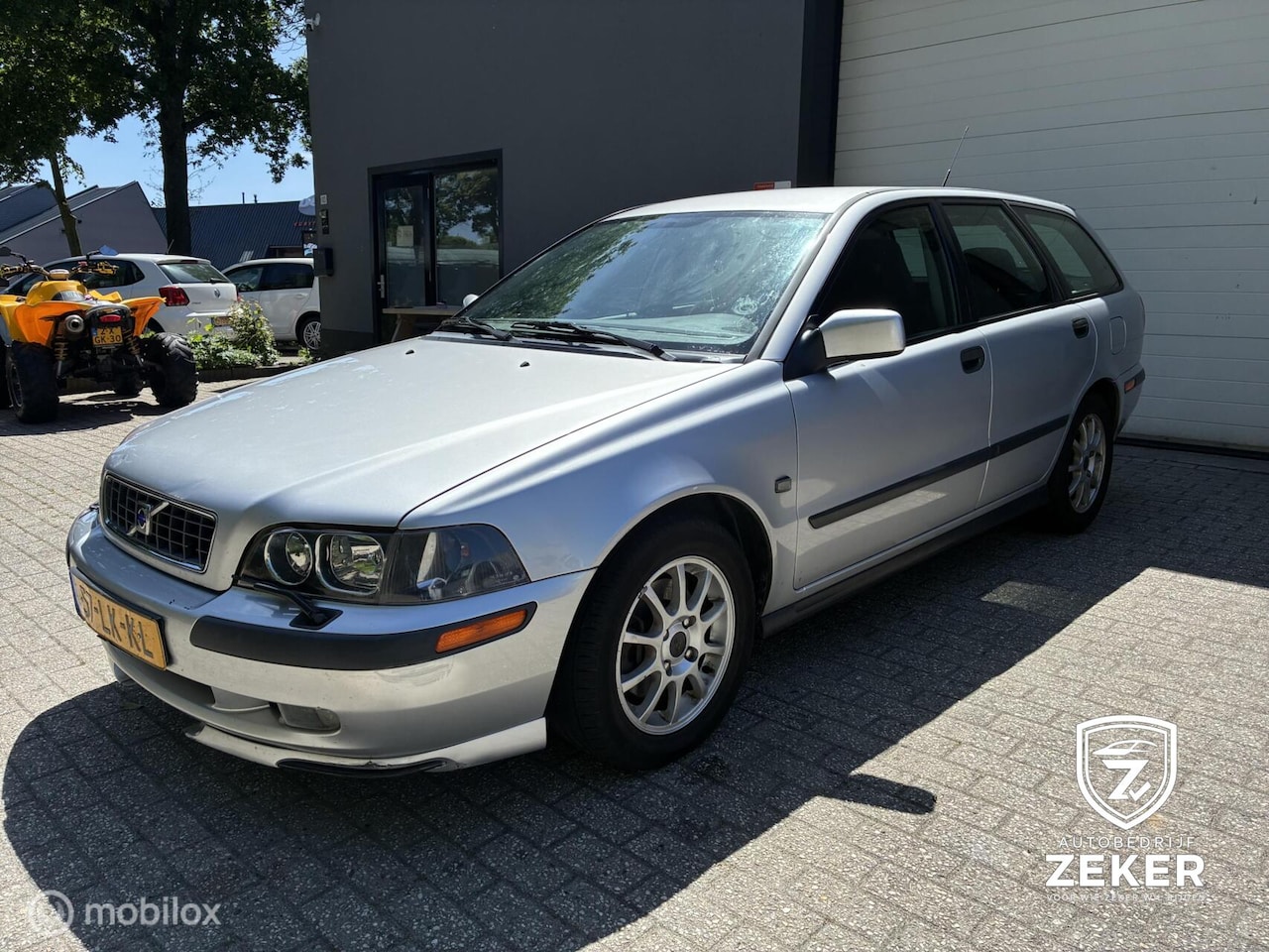 Volvo V40 - 2.0 Europa / LANGE APK / STOELVERWARMING / AIRCO - AutoWereld.nl