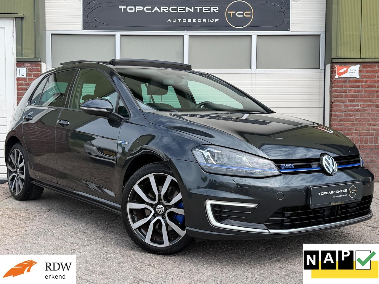 Volkswagen Golf - 1.4 TSI GTE/PANO/CAMERA/STOELV/PARKS/APK/NAP - AutoWereld.nl