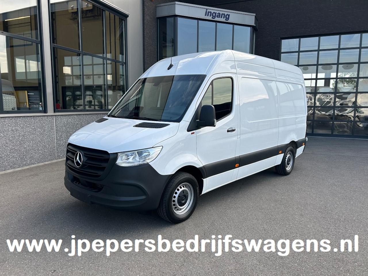 Mercedes-Benz Sprinter - 315 CDI L2 H2 RWD Pro MBUX / Trekhaak / Camera / Cruise control / Airco / 270 Graden achte - AutoWereld.nl