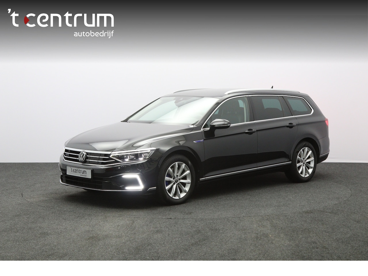 Volkswagen Passat Variant - 1.4 TSI PHEV GTE Business 1.4 TSI PHEV 218 PK GTE Business, Leder-Alcantara, 18" LM, Winterpakket, Carplay, Massage - AutoWereld.nl
