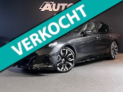 BMW 5-serie - 520i High Executive Edition M Stuurverwarming/ Stoelverwarming achter/ 21"/ Glazendak/ Mem