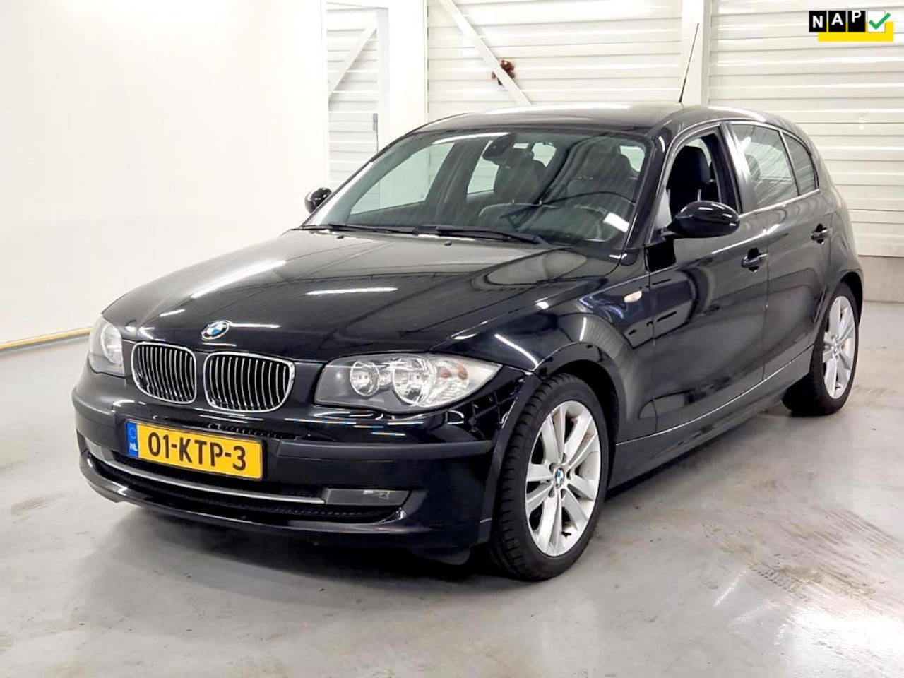 BMW 1-serie - 116i 5D AIRCO LEDER NW APK CRUISECONTROL VELGEN - AutoWereld.nl