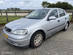 Opel Astra - 1.6-16V Edition
