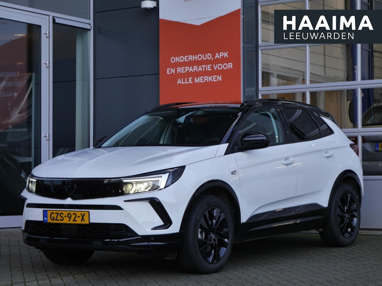 Opel Grandland - 1.2 Turbo GS Black Pack | Automaat | Stoel en stuurverwarming | Navigatie | Achteruitrijca - AutoWereld.nl