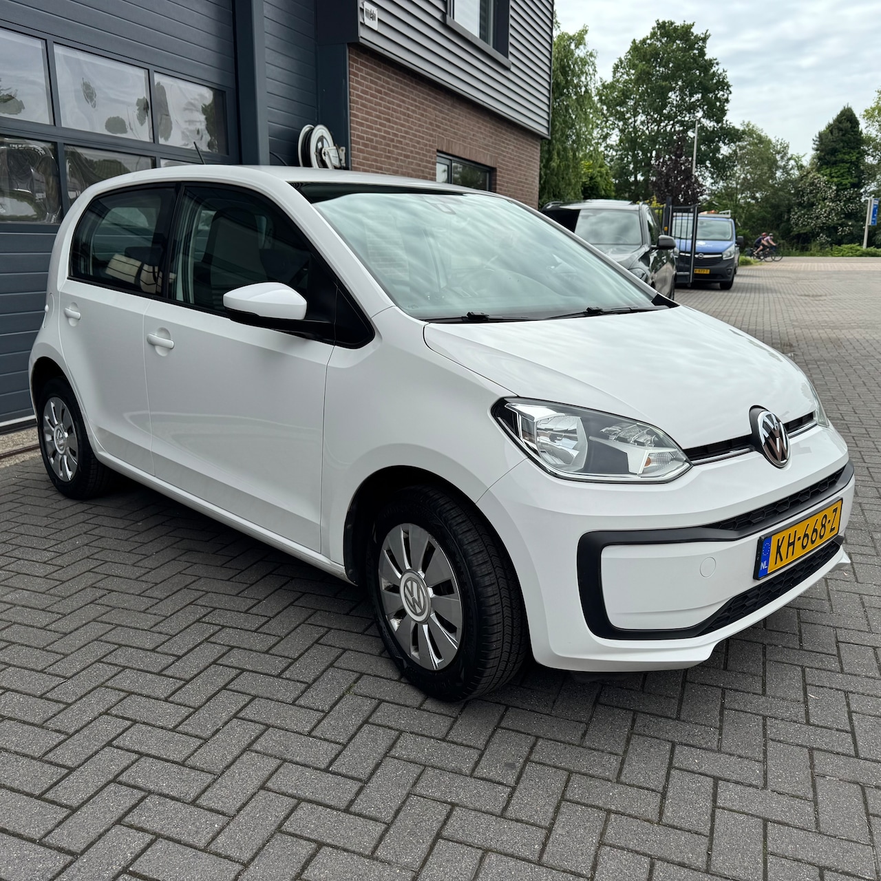 Volkswagen Up! - 1.0 BMT move up! AIRCO/DAB/BLUETOOTH/ALL SEASON