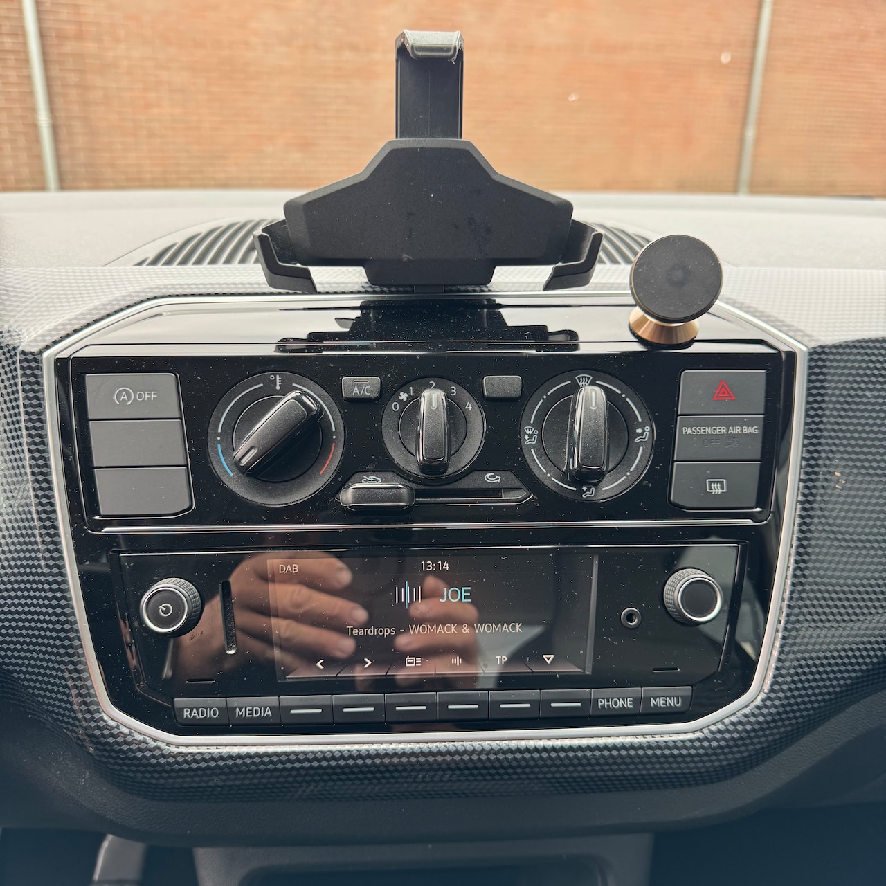 Volkswagen Up! - 1.0 BMT move up! AIRCO/DAB/BLUETOOTH/ALL SEASON