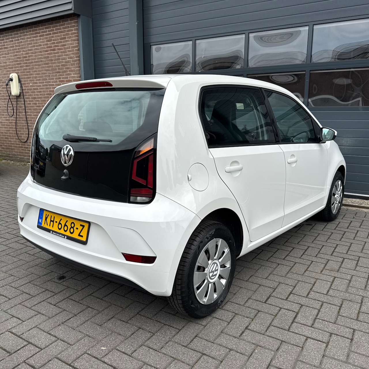 Volkswagen Up! - 1.0 BMT move up! AIRCO/DAB/BLUETOOTH/ALL SEASON