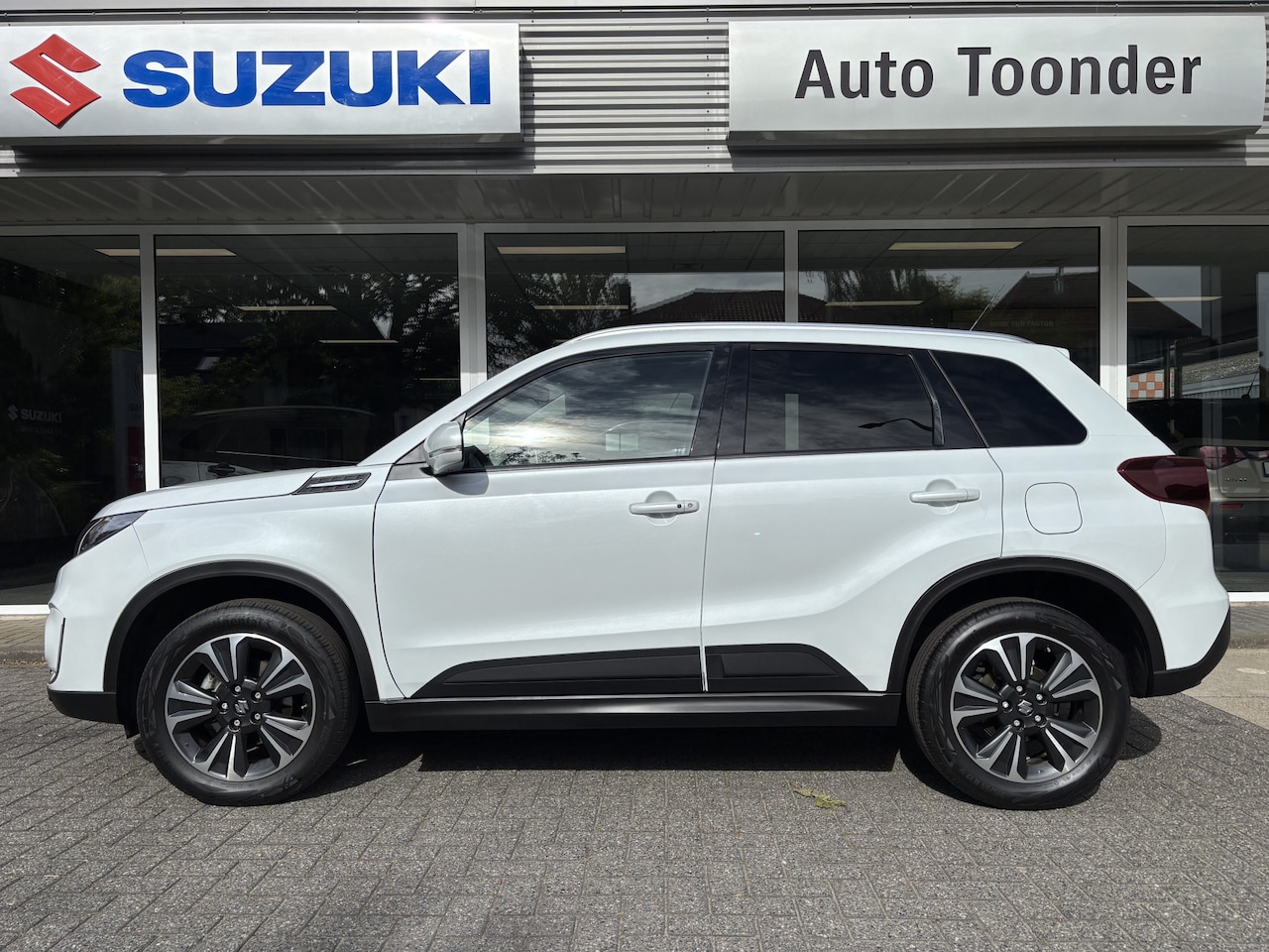 Suzuki Vitara - 1.4 Boosterjet Style Smart Hybrid 1.4 Boosterjet Style Smart Hybrid - AutoWereld.nl