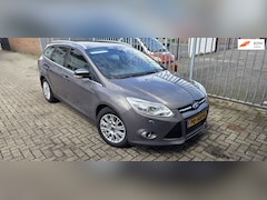 Ford Focus Wagon - 1.6 TDCI Titanium station trekhaak clima nette staat