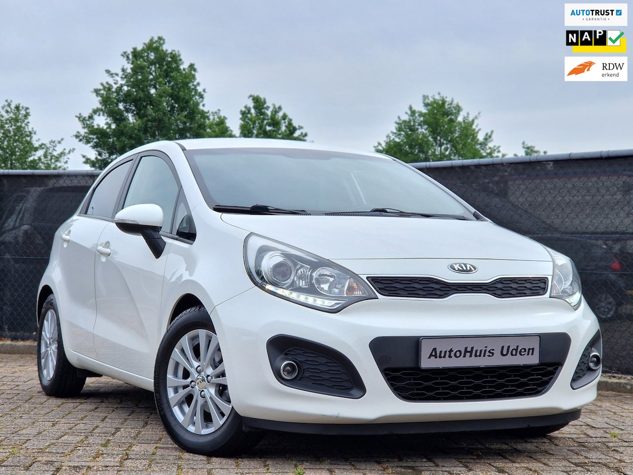 Kia Rio - 1.2 CVVT World Cup Edition*Navi*Pdc*Leer*Camera - AutoWereld.nl