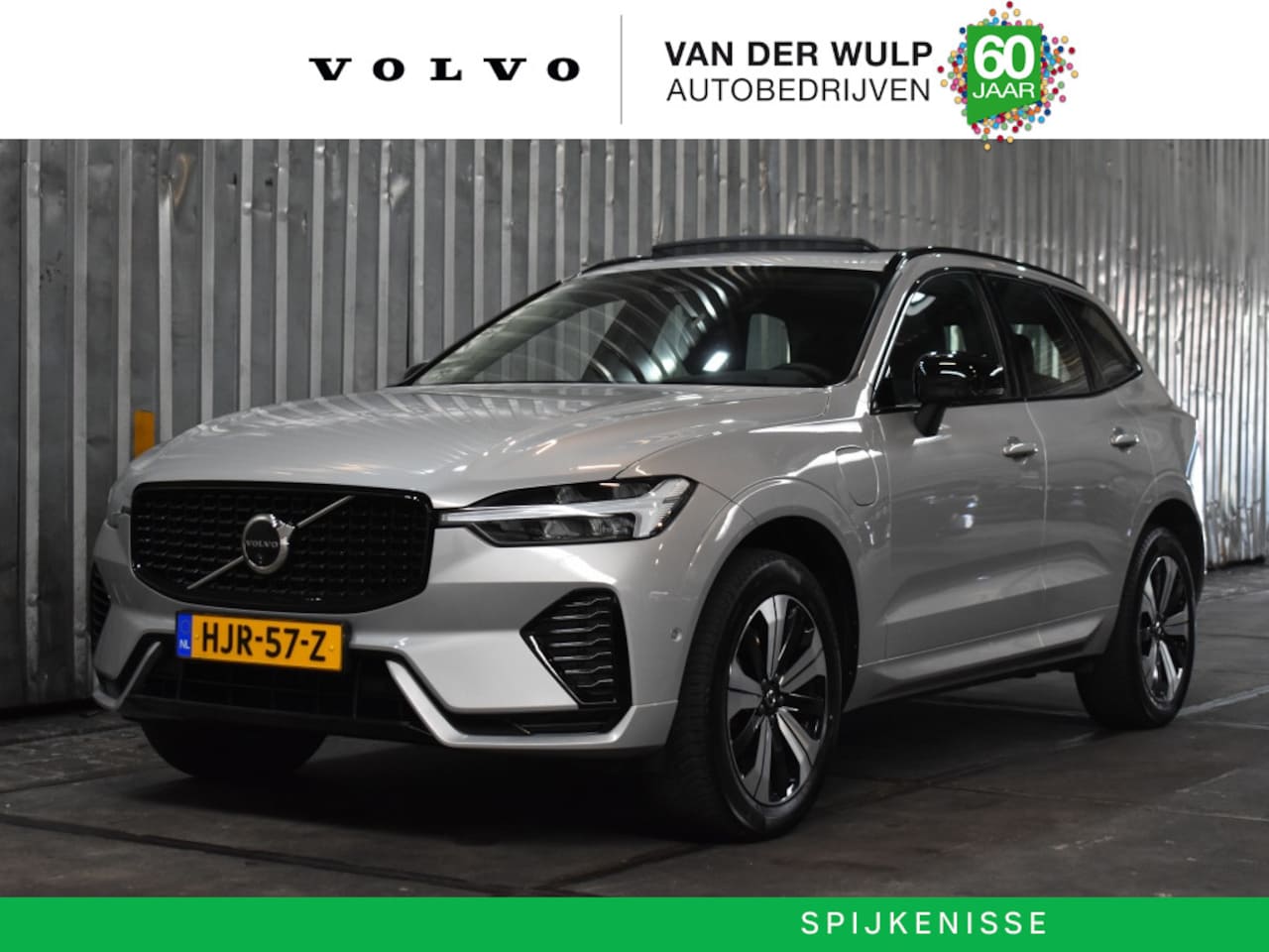 Volvo XC60 - T6 350PK AWD Plus Dark | Schuifdak | Trekhaak | Leder | BLIS | A - AutoWereld.nl