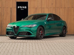 Alfa Romeo Giulia - 2.9 V6 Quadrifoglio | Akrapovic | Carbon stoelen | Harman/Kardon | Facelift | Adapt. cruis