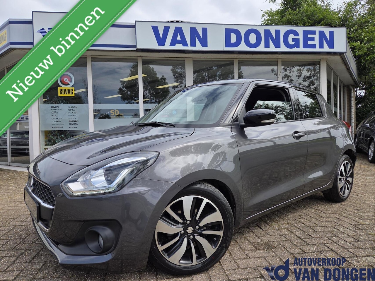 Suzuki Swift - 1.0 Stijl Automaat | 110 PK| Cruise / Navi / Carplay | 1e Eigenaar / 12.400 KM! - AutoWereld.nl