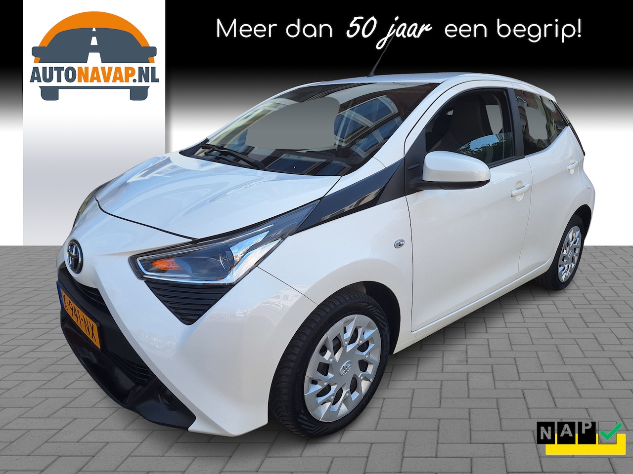 Toyota Aygo - 1.0 VVT-i X-Play 5Drs /Camera/Navi/Apple/Android/1e Eig/Garantie - AutoWereld.nl