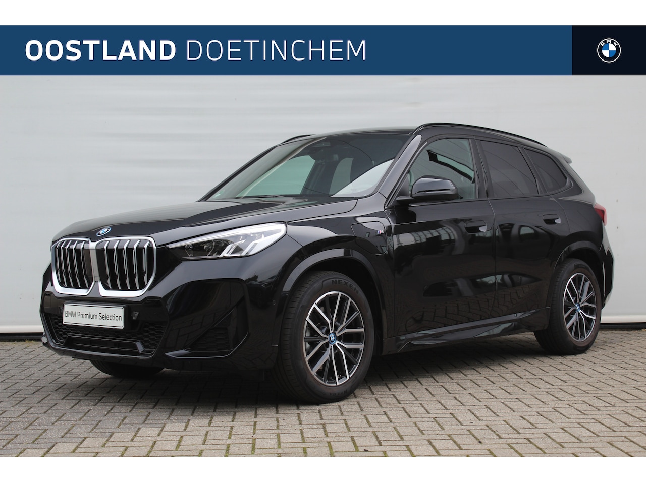 BMW X1 - xDrive25e M Sport Automaat / Trekhaak / Sportstoelen / Stoelverwarming / Achteruitrijcamer - AutoWereld.nl