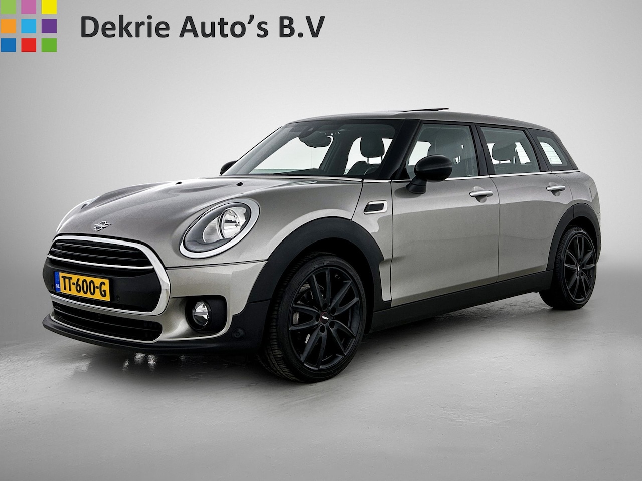 MINI Clubman - Mini 1.5 One Business Edition / Airco-ecc / Navigatie / Panorama schuifdak / Leder / Cruis - AutoWereld.nl