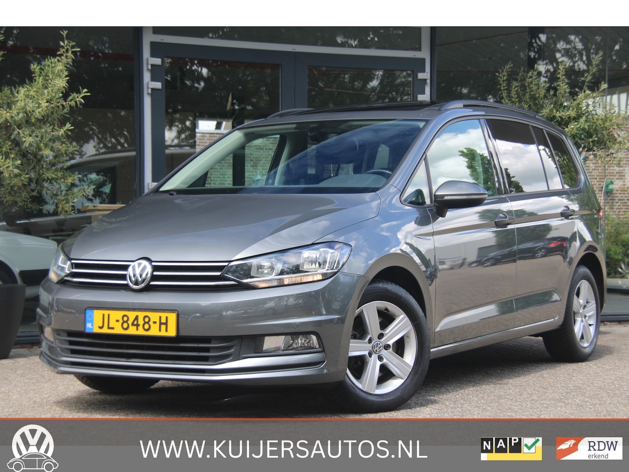 Volkswagen Touran - 1.2 TSI Connected Series | 7p |Pano | Ergo-Active | Navi | Dealer Onderhouden | Winterpakk - AutoWereld.nl