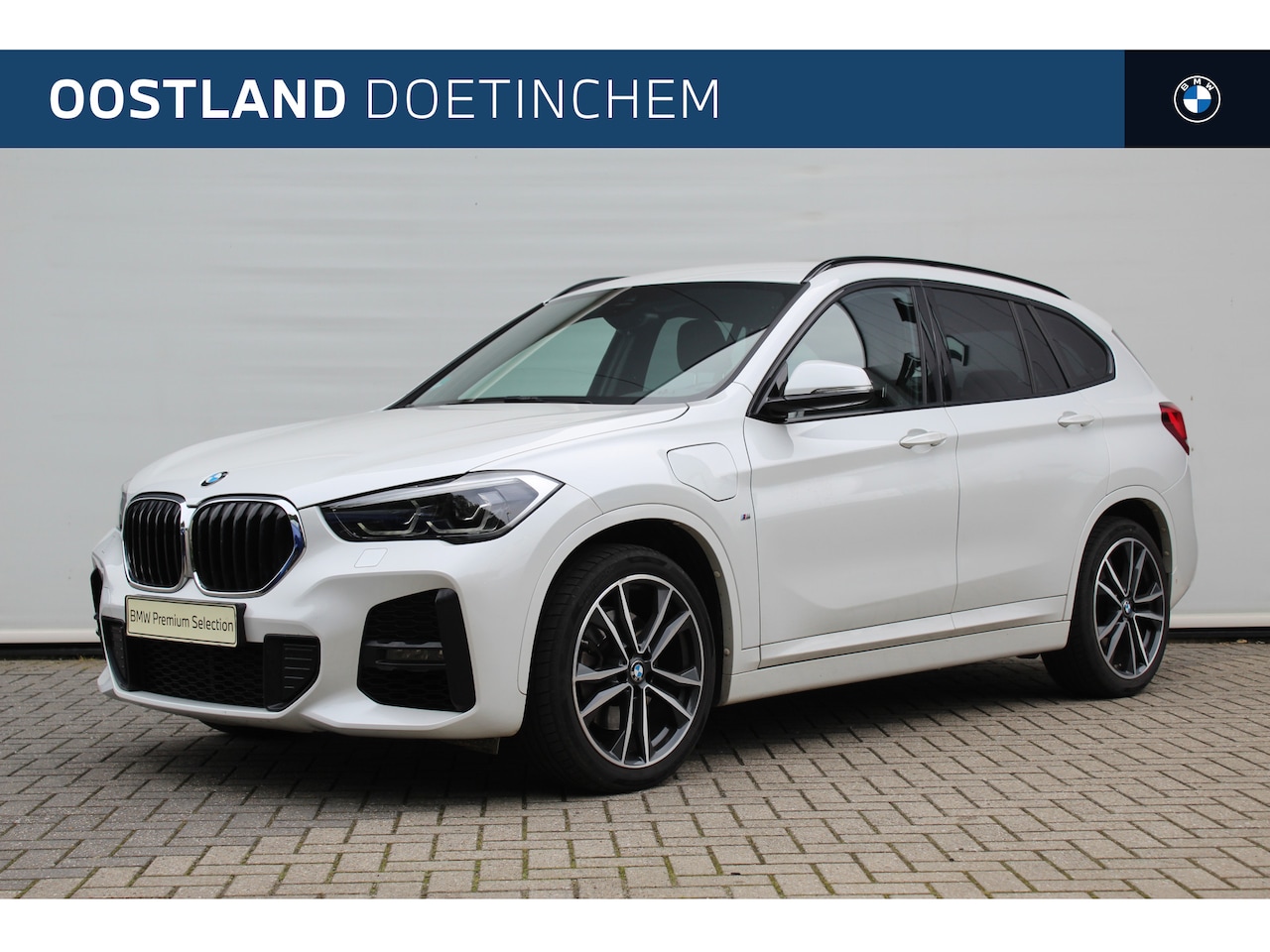 BMW X1 - xDrive25e M Sport Automaat / Trekhaak / Sportstoelen / Stoelverwarming / Cruise Control / - AutoWereld.nl