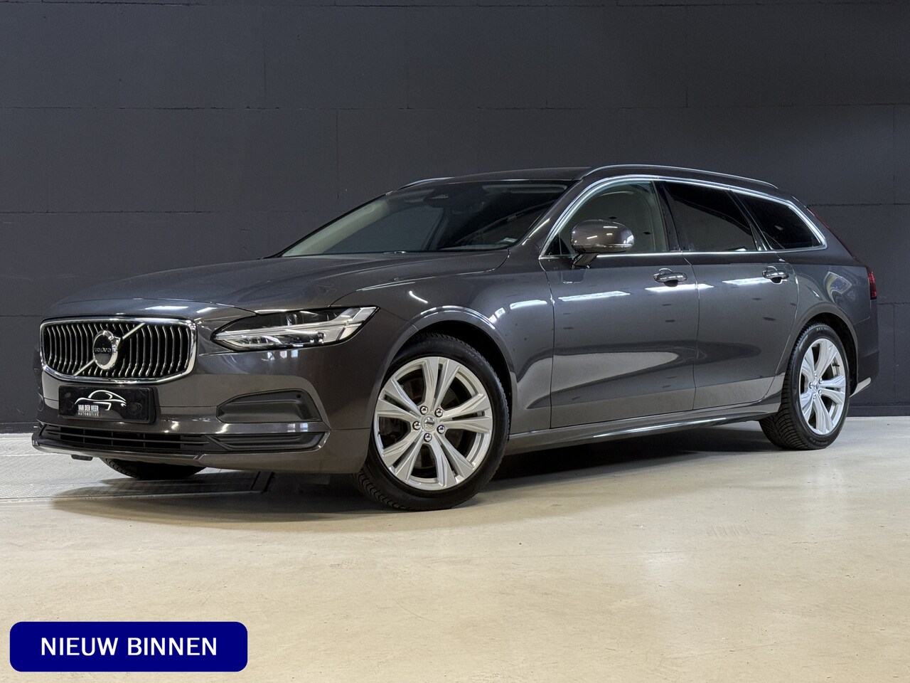 Volvo V90 - 2.0 B4 Momentum Business | Keyless | Trekhaak | Apple Carplay - AutoWereld.nl