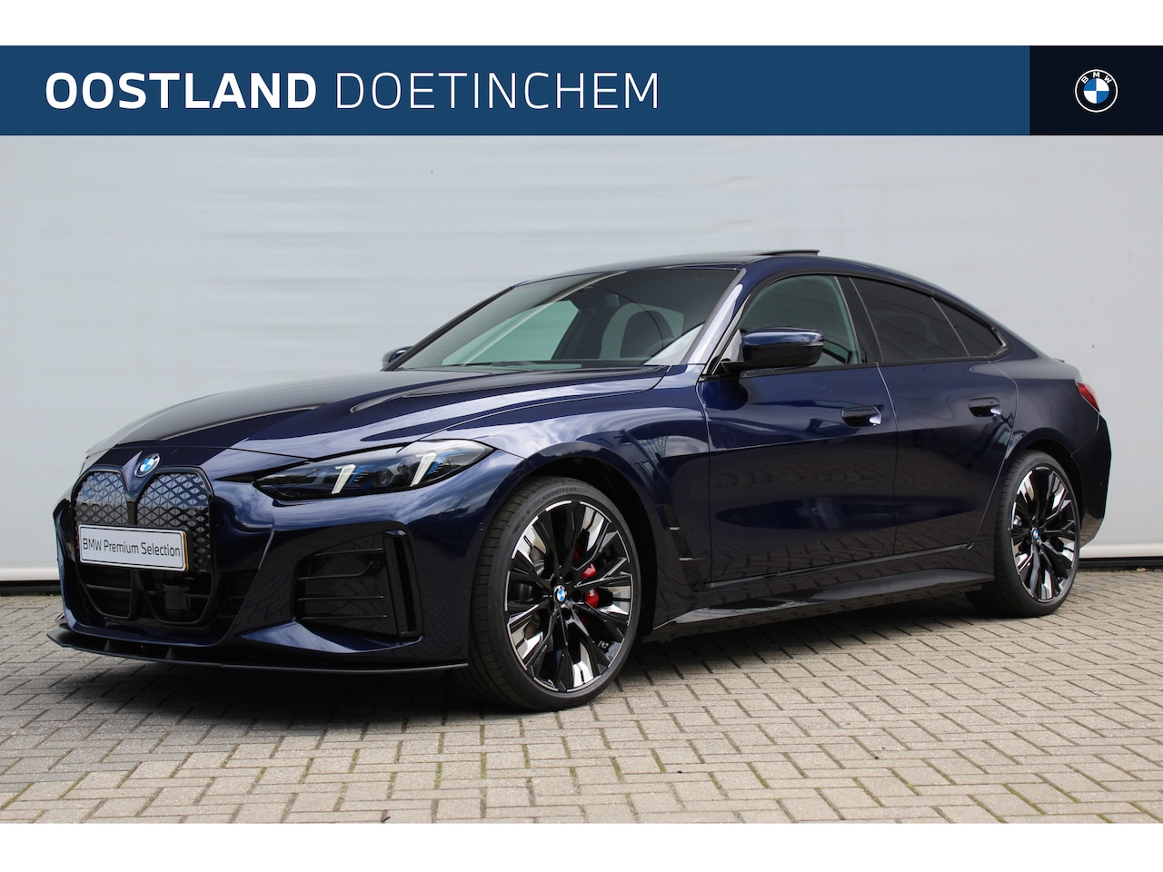 BMW i4 - eDrive40 M Sport / M Sportstoelen / Achteruitrijcamera / Active Cruise Control / Comfort A - AutoWereld.nl