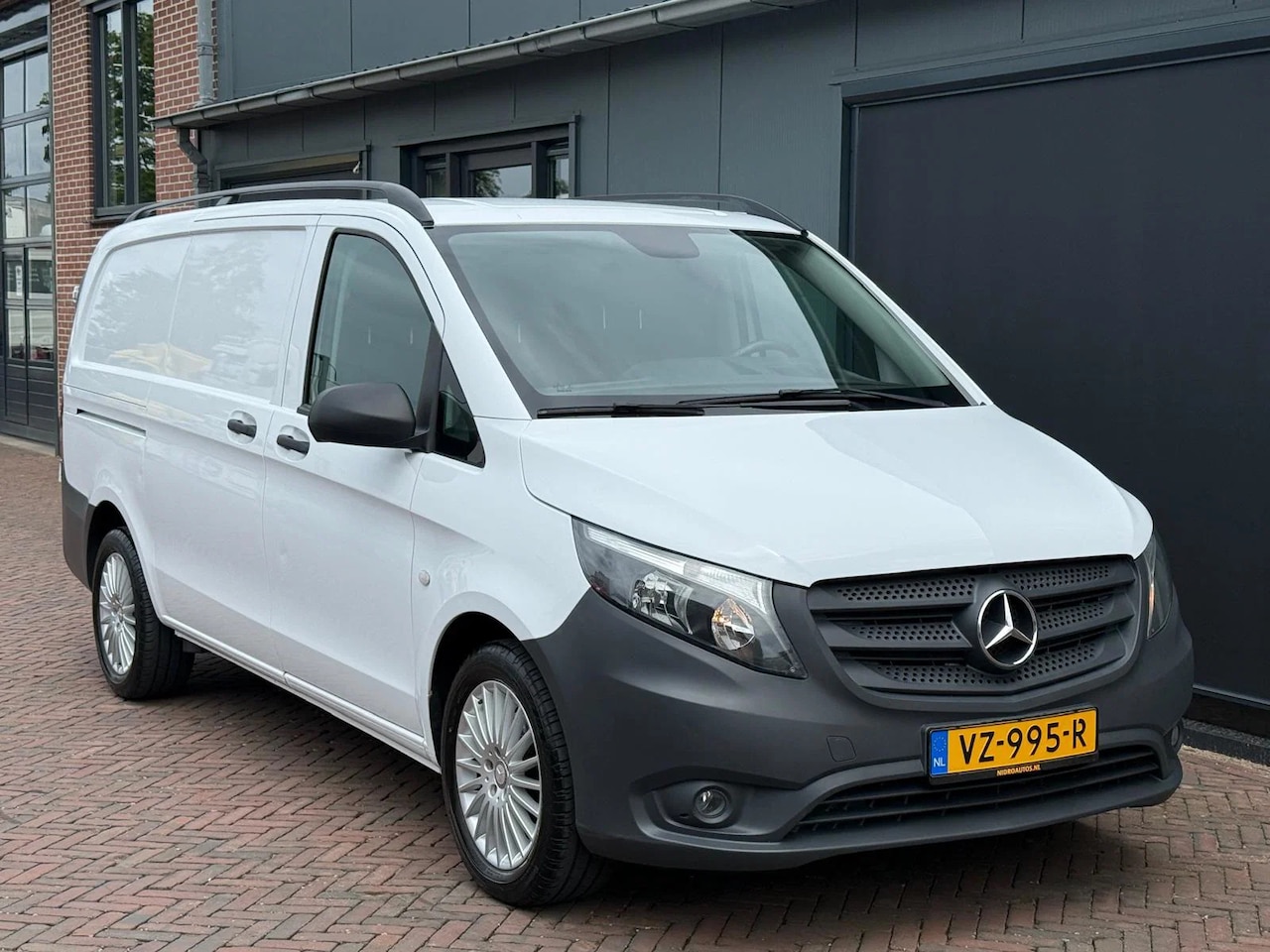 Mercedes-Benz Vito - 111 CDI Lang Airco Trekhaak Camera Navi Lmv 1e Eigenaar Zeer nette staat! - AutoWereld.nl