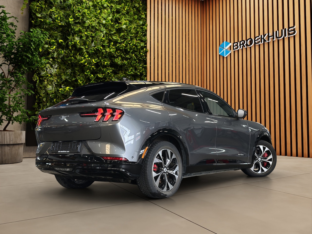 Ford Mustang Mach-E - Extended RWD 98 kWh | SOH 94% | Matrix LED | B&O | Apple Carplay | Adapt. Cruise | Blis | - AutoWereld.nl