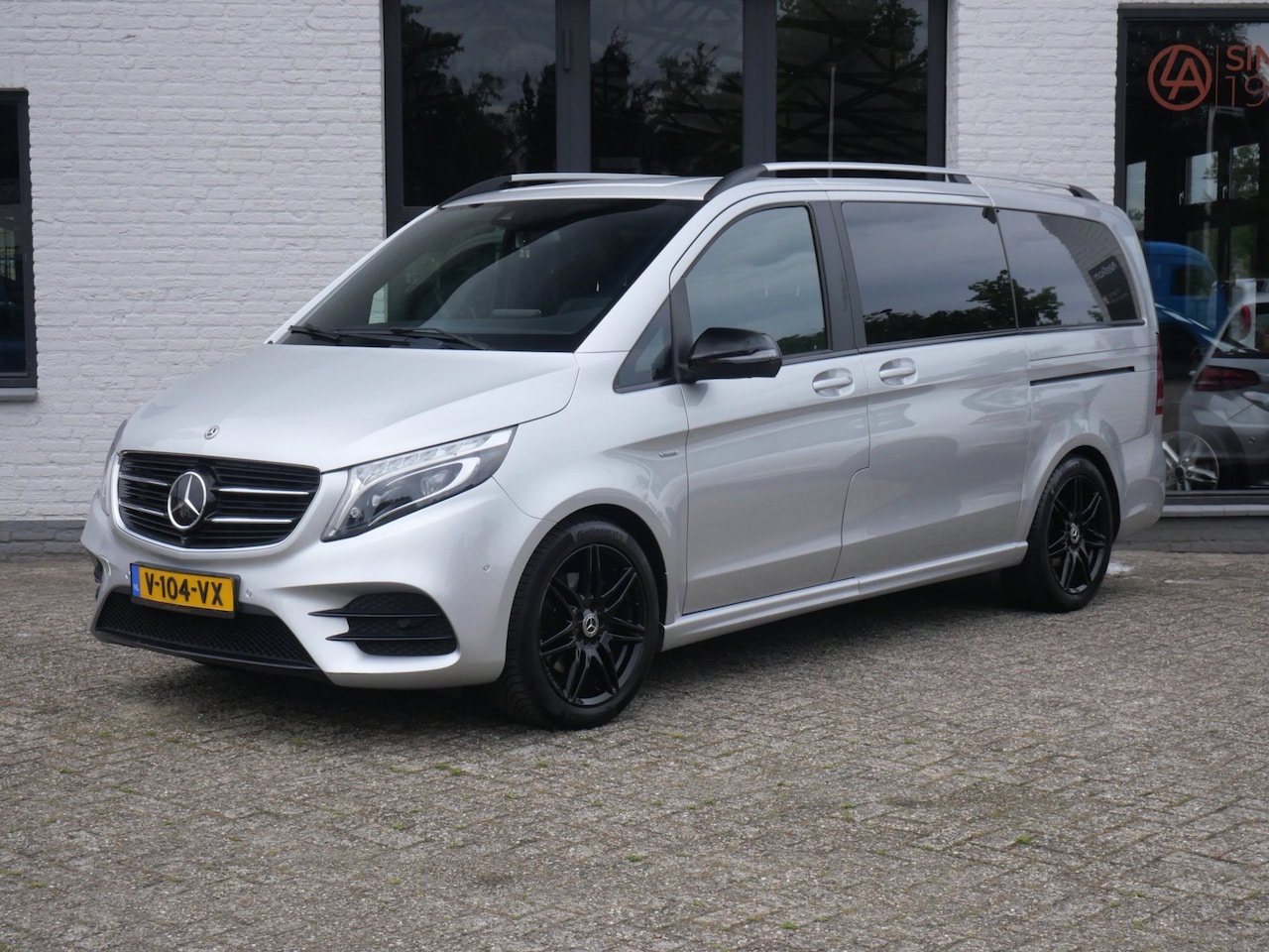 Mercedes-Benz V-klasse - 250d Lang DC Exclusive AMG Marge Led Stoel vent. - AutoWereld.nl