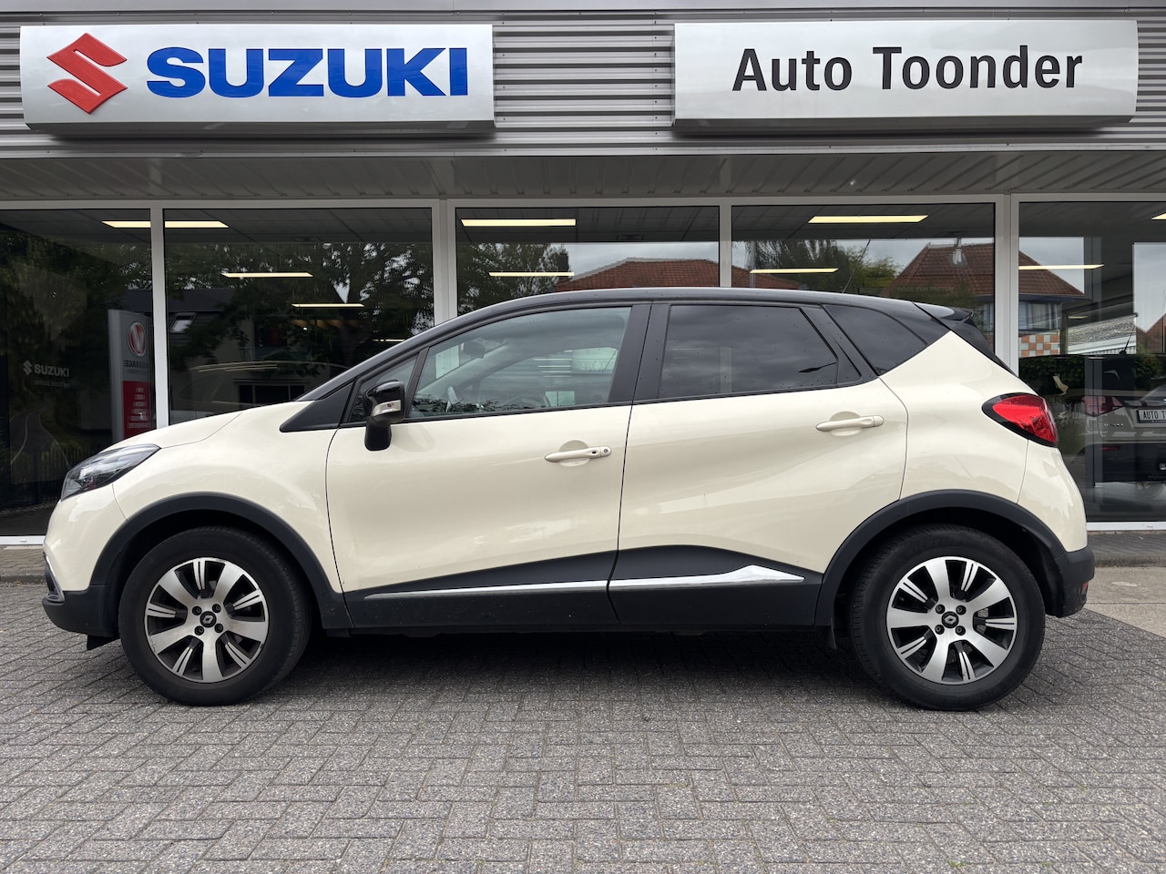 Renault Captur - 0.9 TCe Expression 0.9 TCe Expression - AutoWereld.nl