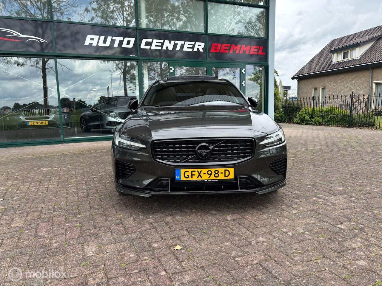Volvo V60 - 2.0 T6 Recharge AWD R-Design Trekhaak - AutoWereld.nl