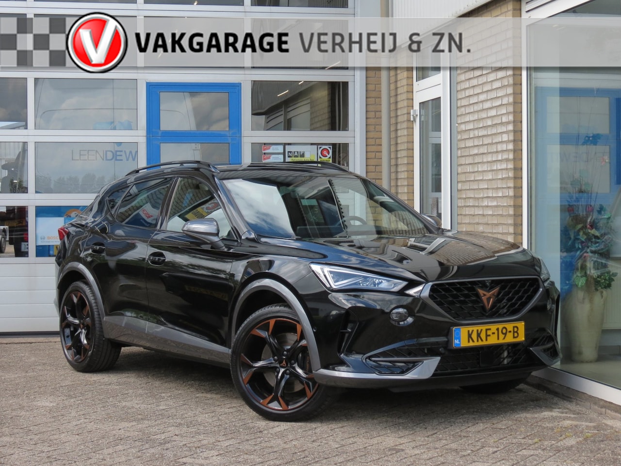 CUPRA Formentor - 1.4 e-Hybrid VZ 245 Copper Edition 360 Camera|Vol Leder|CarPlay|Navi|Sfeer|Ad. Cruise|Elec - AutoWereld.nl