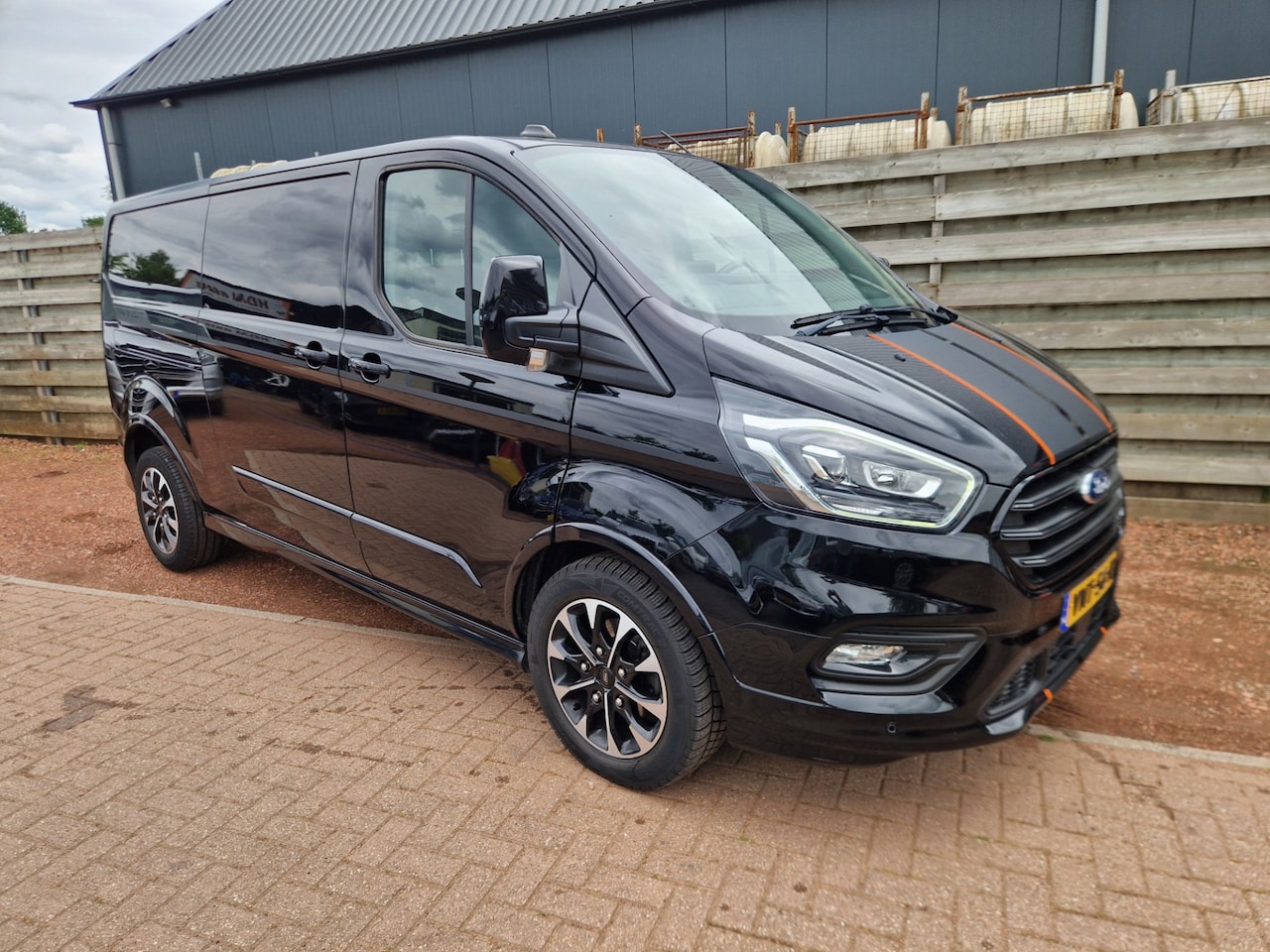 Ford Transit Custom - 320 2.0 TDCI L2H1 Sport 320 2.0 TDCI L2H1 Sport - AutoWereld.nl