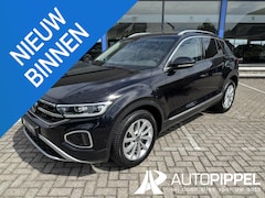 Volkswagen T-Roc - 1.5 TSI Style DSG | Trekhaak | IQ.Light | ACC | massagefunctie | App-conn