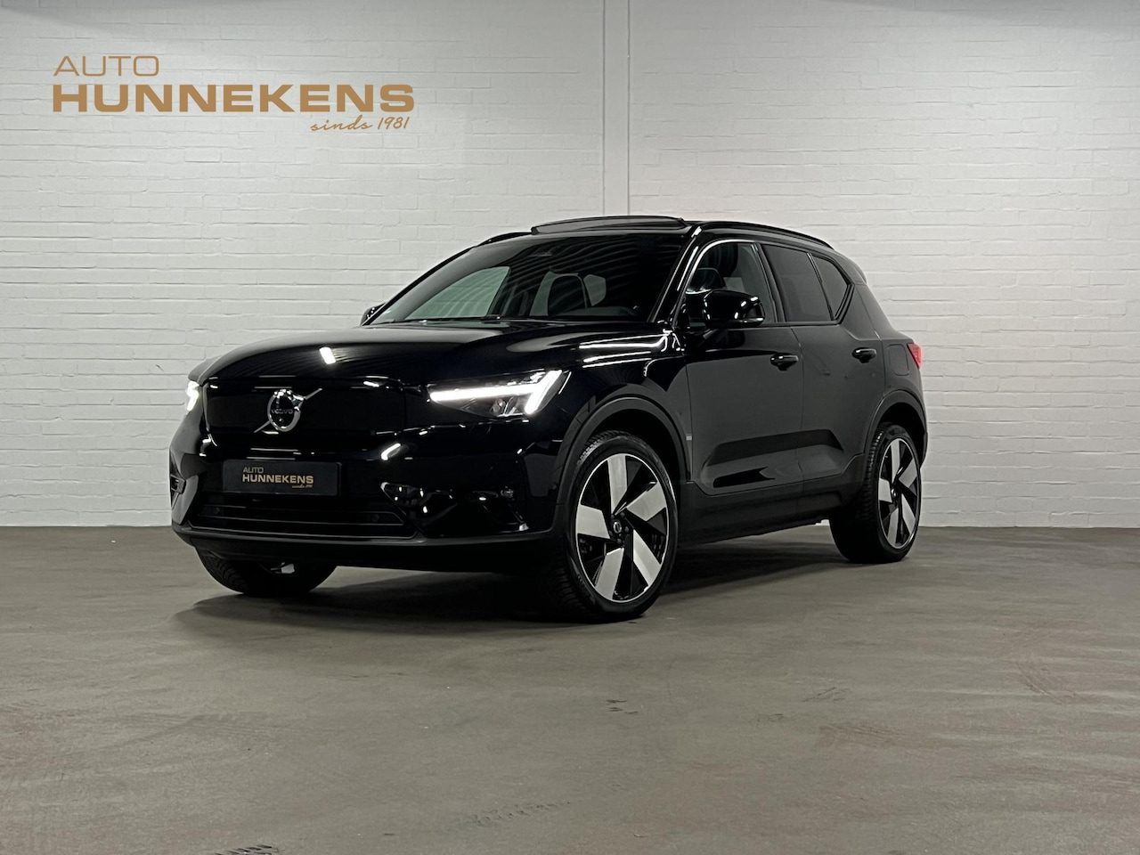 Volvo XC40 - Single Motor Ultimate Adapt. cruise control | Open dak | 360 camera | Stoel-/stuurverwamin - AutoWereld.nl