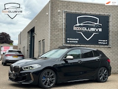 BMW 1-serie - M135i xDrive High Executive PANO|CAMERA|HUD|H&K|SFEERVERLICHTING