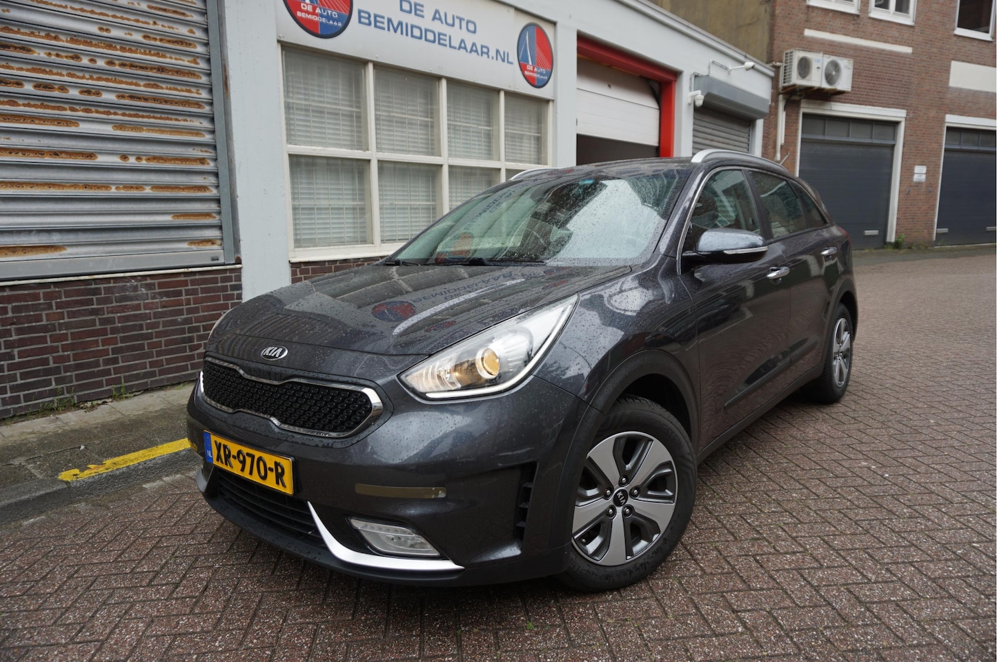 Kia Niro - 1.6 GDi Hybrid DynamicLine Aut6 | LEER/ stof | Cruise + Lane | Apple Carplay/ Android Auto - AutoWereld.nl
