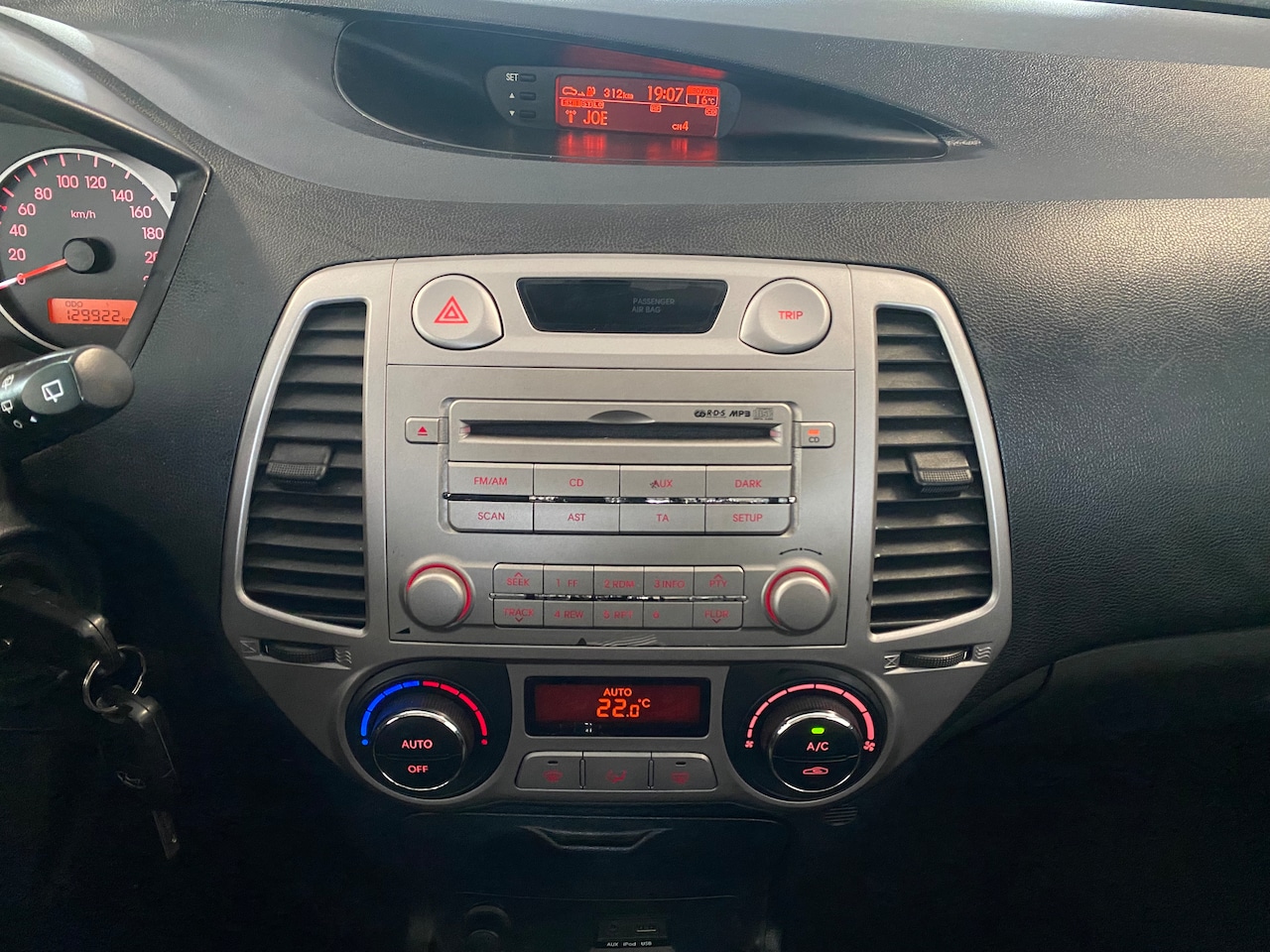 Hyundai i20 - 1.2i DynamicVersion CLIMATE CONTROL, NETTE AUTO LAGE KM'S