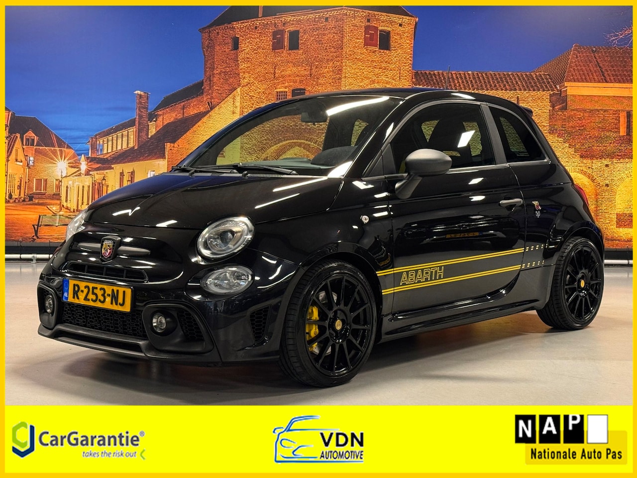 Fiat 500 Abarth - 1.4 T-Jet 595 Competizione Carplay/DAB 180PK - AutoWereld.nl